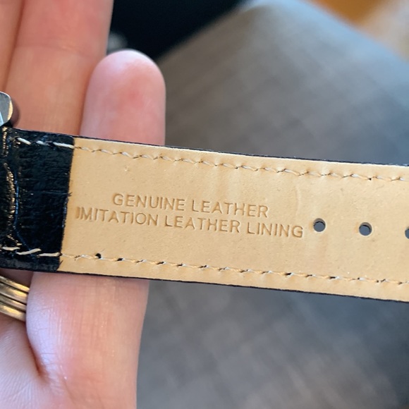 Mens Mickey Mouse watch - Disney Parks Authentic limited release - Picture 4 of 4